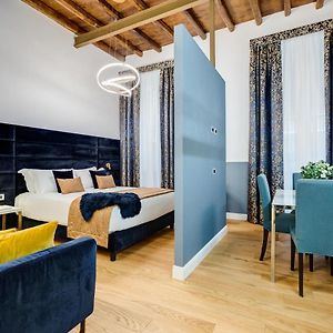 Glamour Studio - Spanish Steps